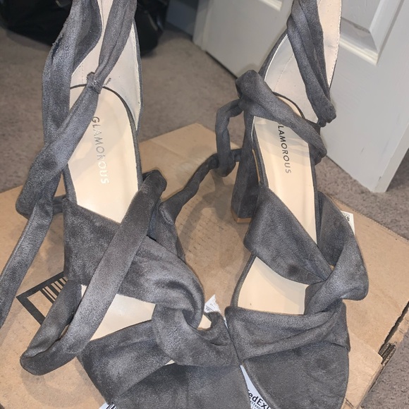 Heels - Picture 4 of 4